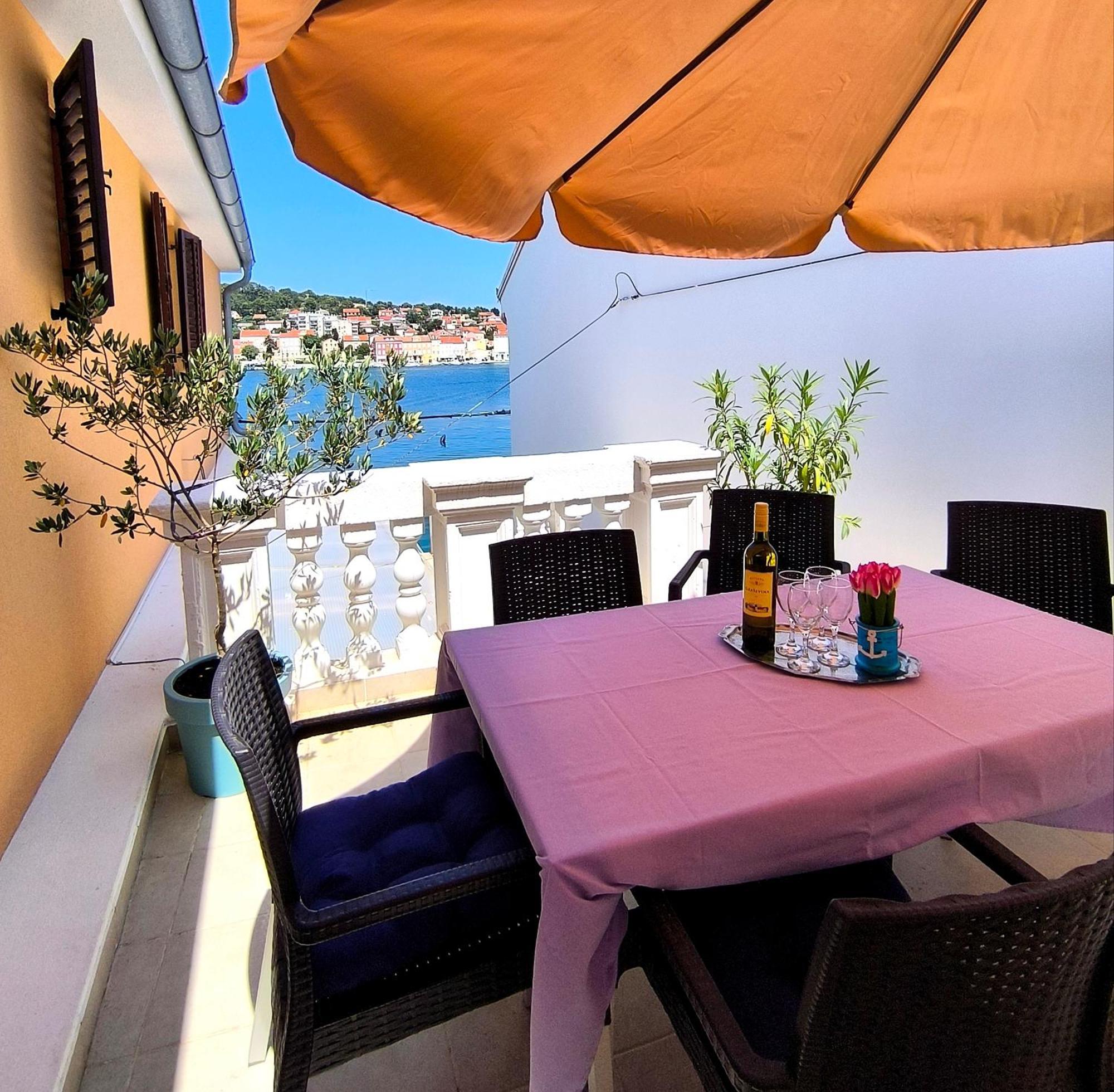 Apartman Pleasant With Seaview Mali Losinj